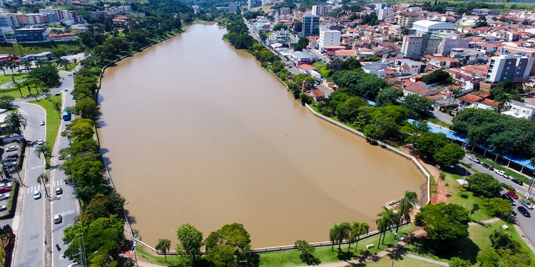 Prefeitura cumpre TAC e recuperação do Lago do Taboão está sendo concluída