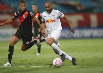 Em jogo ruim, Bragantino consegue perder mais uma e flerta com a Série B