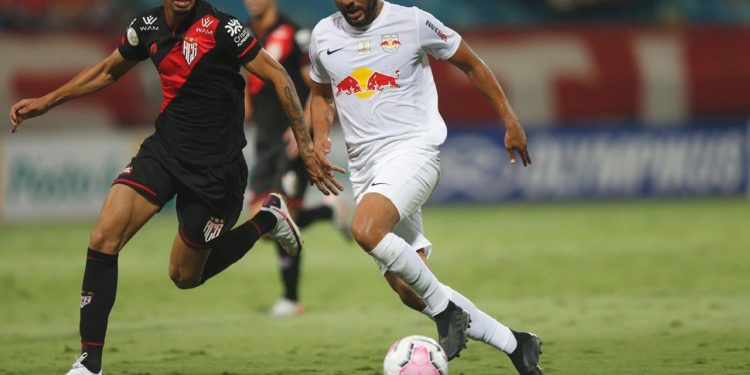 Em jogo ruim, Bragantino consegue perder mais uma e flerta com a Série B