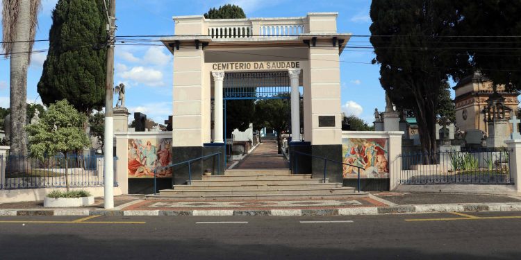 Covid-19 impõe restrições ao Dia de Finados