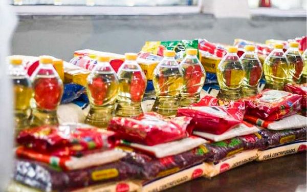 Consumidores priorizam itens básicos na hora das compras