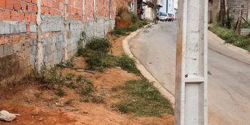 No meio da rua:  Postes no Green Park devem ser realocados após acidente