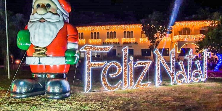 Sem programação de Natal, decoração deve estar nas ruas no dia 15