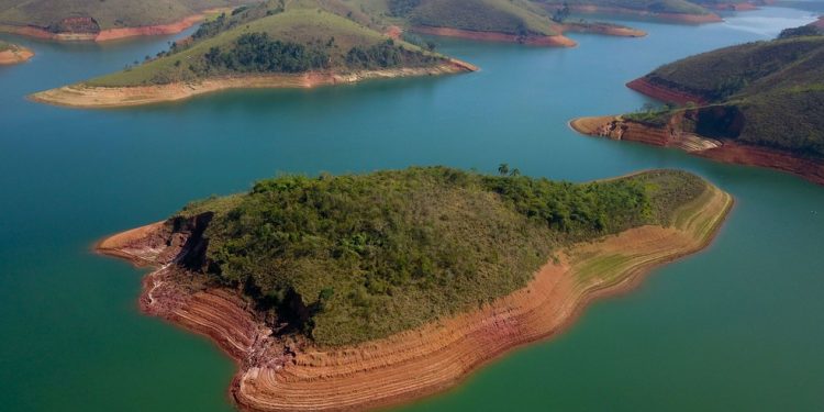 Com 31,6% do volume útil, Cantareira pode recorrer ao volume morto   