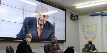 Prefeito e vereadores são empossados