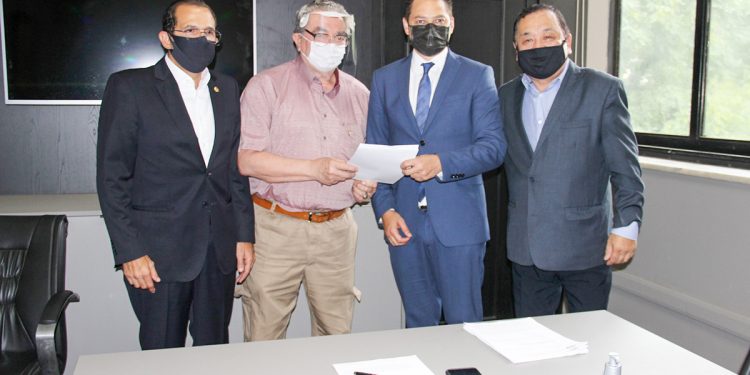 Executivo leva reivindicações de saúde, segurança e habitação ao Governo do Estado