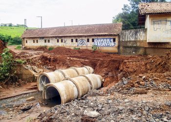 Secretaria de Serviços inicia concretagem em ponte do CDHU
