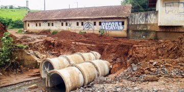 Secretaria de Serviços inicia concretagem em ponte do CDHU