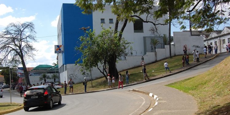 48,5 mil já foram beneficiados: Bragantinos esperam por novo auxílio emergencial