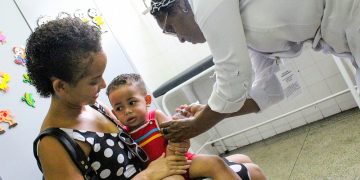 Vacinação contra a gripe começa dia 12 de abril, segundo o Ministério da Saúde