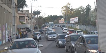 Crescimento da frota de veículos em 2020 foi o menor da década na cidade