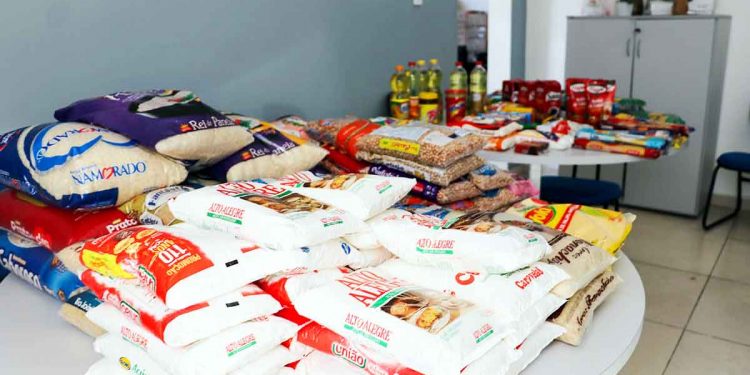 “Vacinação Solidária” já arrecadou mais de 490 kg de alimentos 