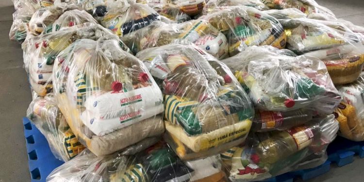 Campanha “Cestou”, arrecada cestas básicas para famílias carentes