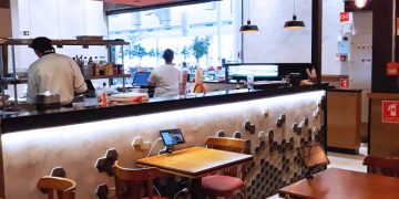 Restaurante e salões de beleza reabrem hoje