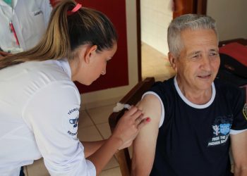 Gripe:  Vacinação começa hoje para idosos e professores 