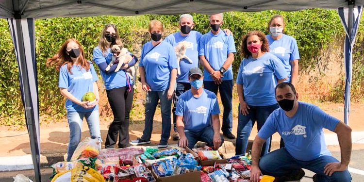 ReparaFOME! arrecada 1 tonelada de alimentos em primeiro drive-thru