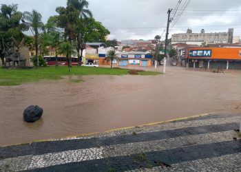 Prefeitura isenta vítimas de enchentes do pagamento de IPTU