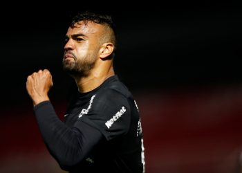 Vitória recoloca o Bragantino na briga pela vaga na Sul-Americana