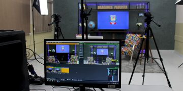 Prefeitura monta estúdio de TV para videoaulas da Rede Municipal de Ensino