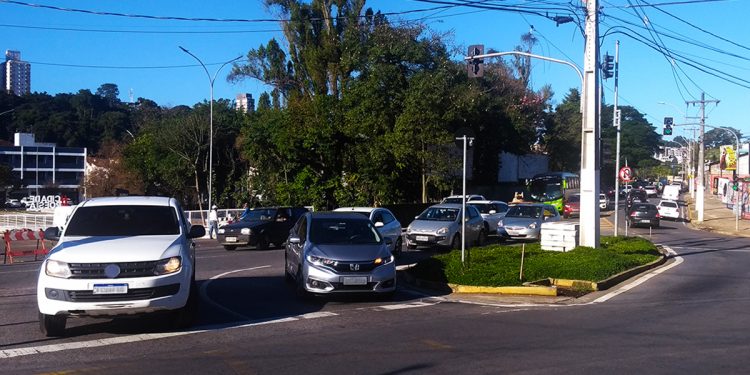 No sentido Taboão/Lavapés:  Mobilidade Urbana proíbe acesso ao Jardim Europa 