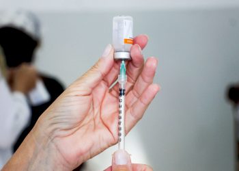 Antecipada a vacinação para a faixa etária acima de 50 anos sem comorbidades