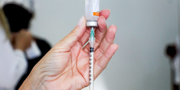 Antecipada a vacinação para a faixa etária acima de 50 anos sem comorbidades