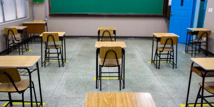 Estado anuncia plano de ampliação das aulas presenciais para agosto