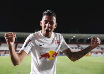 Vitória em Goiânia mantém o Bragantino na liderança do Brasileirão