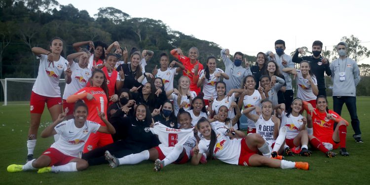 Vitória nos pênaltis leva o Bragantino Feminino à elite do Brasileirão