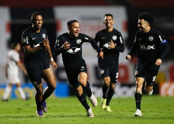 Melhor no segundo tempo, Bragantino derrota o São Paulo e segue na liderança