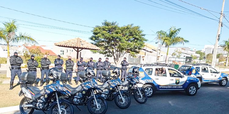 Canil, GAM e ROM dão bote certeiro e prendem dois traficando no “Bambuzal”