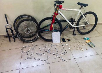 Equipe Bravo “dá o bote” e prende traficantes com 176 porções de crack e cocaína