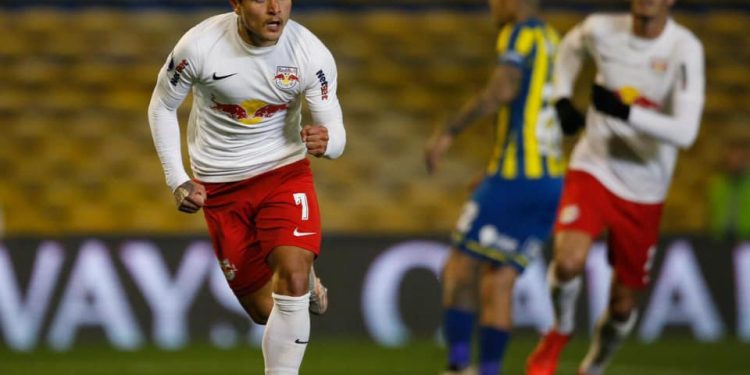 Zaga falha: Bragantino sofre para vencer o Rosário