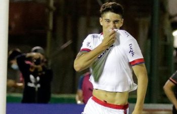 Bragantino contrata volante Emiliano Martínez; Nacional confirma negociação em suas redes sociais