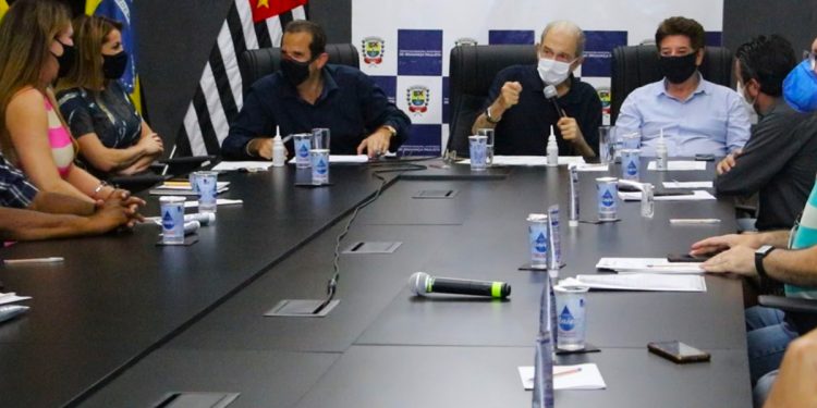 Prefeitura investirá mais de R$ 3 milhões em obras de escolas, combate às enchentes e esportes