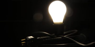 Setembro começa com conta de luz bem mais cara