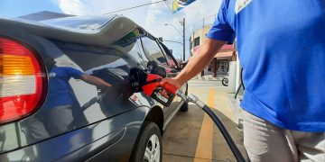 Motoristas reduzem uso do carro com os aumentos nos preços dos combustíveis