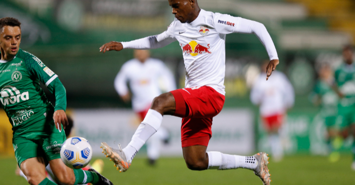 Na volta do Brasileirão, Bragantino pega o lanterna Chapecoense