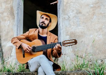 No Centro Cultural  :   “Violão Caboclo” é o novo show de Rafael Schimidt  