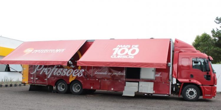 “Caminhão de Profissões” atende nesta sexta no Mercadão