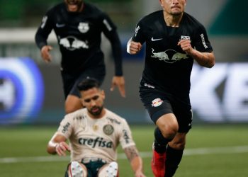 Depois de seis jogos, Bragantino volta a vencer e goleia o Palmeiras