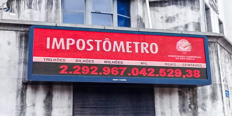 BRAGANTINOS PAGARAM 3,34% A MAIS:  Impostômetro chega à marca de R$ 2 trilhões, dois meses antes que em 2020    