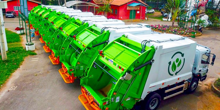 12 novos caminhões para coleta de lixo
