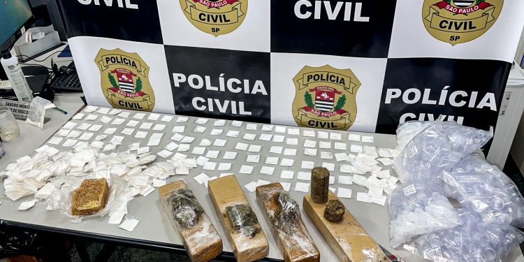 Ação rápida da CPJ termina com dois presos e retira 4,800 kg de drogas das ruas
