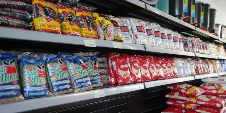 Valor da cesta básica aumentou em todas as capitais em 2021