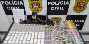 GAM e RPM prendem homem com mais de 200 porções de drogas no Caetetuba em Atibaia