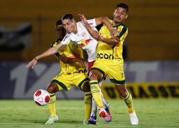 Bragantino tem estreia desastrosa no Paulistão e perde em Mirassol