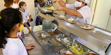 Empresas disputam o fornecimento de merenda para as escolas municipais