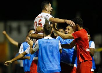 Bragantino vence com facilidade o lanterna Novorizontino