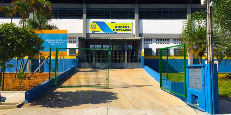 Ginásios esportivos oferecem opções de atividades à população